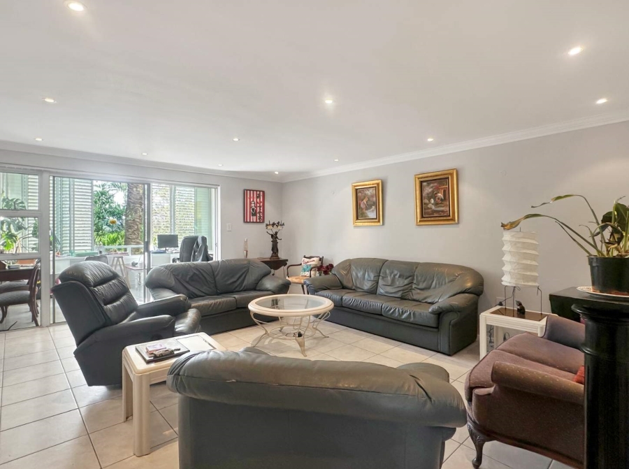 3 Bedroom Property for Sale in Green Point Western Cape